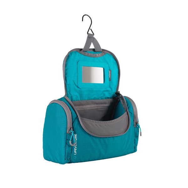 lifemarque_washbag-holdall_petrol_64068_hanging lifemarque_washbag-holdall_petrol_64068_hanging