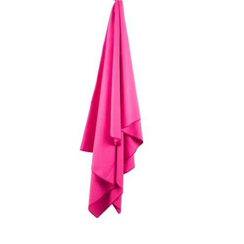 lifemarque_trek_towel_pink_hanging